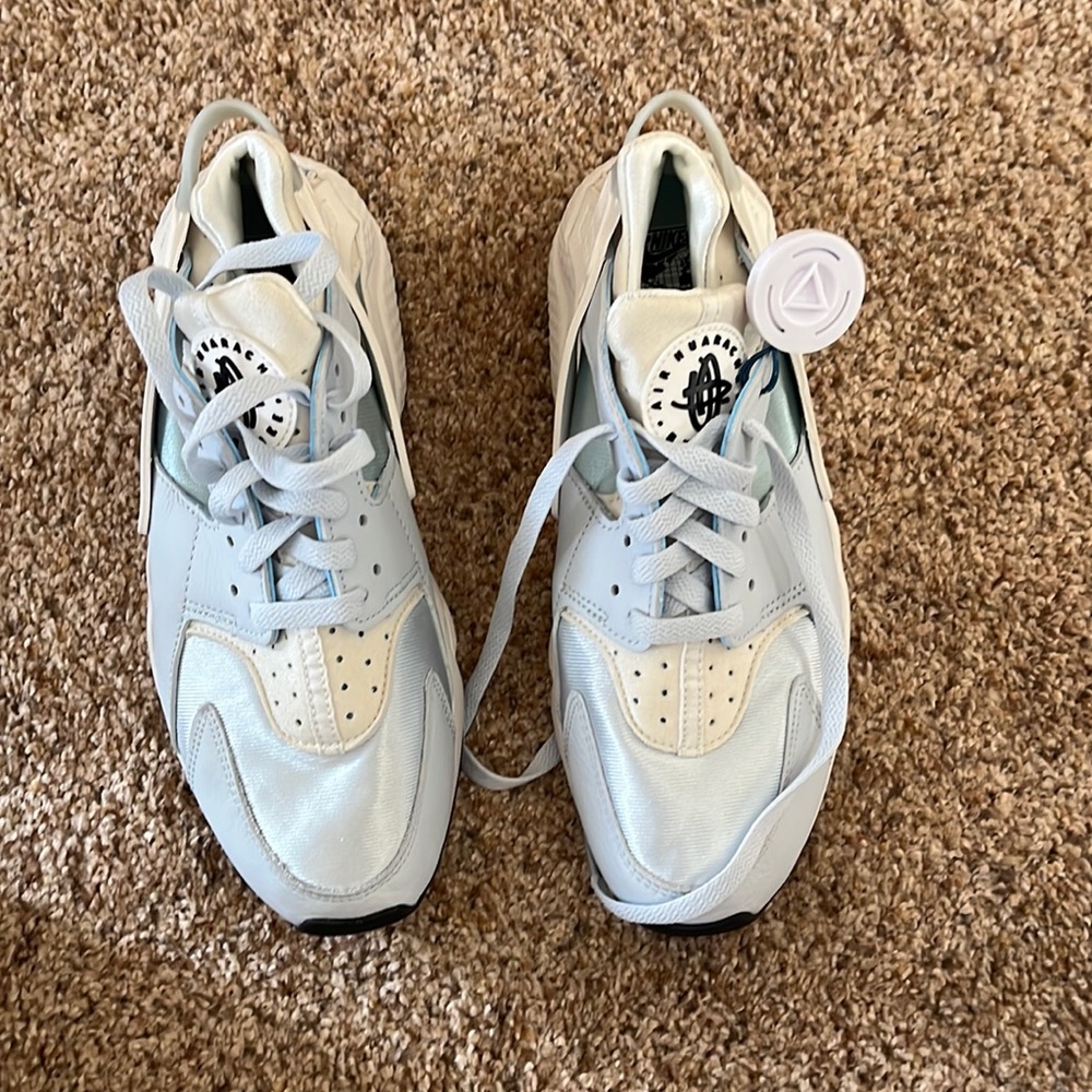 Nike air Huarache aura/summit white-ocean cube size 8.5 women’s brand new
